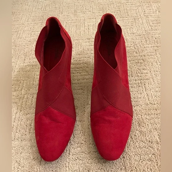 ❤️⚡️SoftMoc Red Faux Suede Slip-On Shoe Boots Heeled Ankle Style Sz 9M EUC - Picture 2 of 9